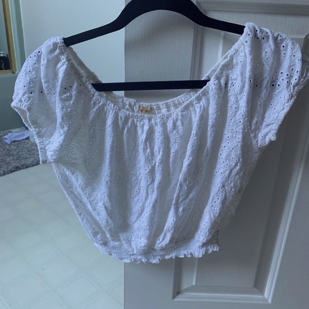 Off the shoulder and cropped shirt!